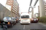 【福岡】救急車を追尾して渋滞を抜けるタクシーの車載。ひどすぎワロタｗｗｗ