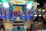 何でパチンコ屋ってゲーセンのメダルゲームみたいな筐体置いてないの？