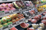 外国人「日本のスーパーの果物売り場はこんな感じだったよ！」