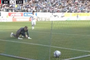 ◆悲報◆FC東京GK名手スウォビクさん、大きく蹴ればタイムアップなのに目の前に転がして河田に取られて敢え無く失点?