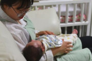 海外「韓国は世界で最も出生率の低い国であり、2020年の死亡者数は出生数を初めて上回ったようだ」