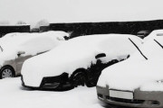 雪降るからってワイパー立てる車ってなんなの？