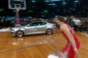 NBA選手、とんでもないダンクをぶちかましてしまう