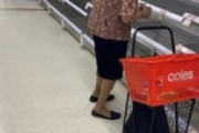 【新型肺炎】今まで物資欠乏の経験無い豪州のスーパーで高齢女性が「何も買えない」とむせび泣く