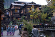 海外「温泉街は1泊以上したかった！」もう一度行きたい日本の街に対する海外の反応