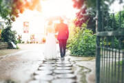 結婚する人が減った原因って、絶対金じゃないよな