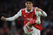またもイングランドで評価を上げる冨安健洋　アーセナルの“エースキラー”は欧州の舞台で攻守両面に躍動