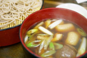 ラーメン・スパゲティ←色々なソースやスープがある　蕎麦・うどん←麺つゆしかない
