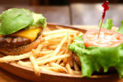 そろそろ「バーキン」「クアアイナ」「シェイクシャック」とついでにモス、どれが一番美味しいのか決めよう