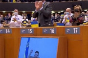 欧州議会でウクライナ大統領がビデオ演説、スタンディングオベーションが沸き起こる…海外の反応
