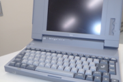 【ゆりかもめ】設備メンテナンスで使用していたノートパソコン「PC-9801」が引退しました