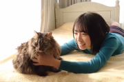 日向坂46金村美玖、めっちゃカワイイ！！！！！猫と戯れる動画が公開！『BUBKA』4月号