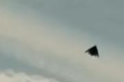 コロンビア上空で“漆黒の三角型UFO”　米軍の極秘戦闘機「TR-3B」か