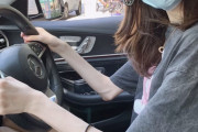 【画像】こちらの女性が運転中に助手席からしたい事とは！？