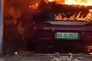 【動画】ドアロック故障焼死事故、納車後即廃車などなにかと話題になる中国EV「シャオミSU7」が自動車修理工場で突然発火→メーカー「バッテリーは正常だった」