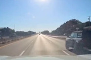 【動画】これは予想外。70歳の運転手が起こしたビックリする事故。
