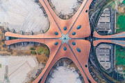 世界最大の異形のターミナルを持つ「北京大興国際空港」がついに開港へ…これもうSFの世界だろ！
