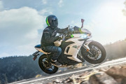 カワサキ、マイナーチェンジした「Ninja650」2020年モデルを発表