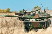 ウクライナ海兵隊、装甲が薄い仏製偵察車両AMX-10Rをすぐに損失…40両を追加入手か！