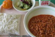 「給食」←これってさあ、どう考えても子供達に【トラウマ】を与えつけたに過ぎないよね……