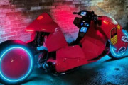 映画「AKIRA」の”金田バイク”電動バージョン販売へ。388万円