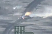 M1エイブラムス戦車がまたロシア軍のFPV攻撃で爆発炎上…乗組員3名はなんとか脱出に成功、4人目は不明！