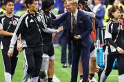 本田圭佑、中村俊輔と『FK戦争』から17年越しの握手！ファン胸熱「世代的にこの再会は」「何て声かけられたんだろう」