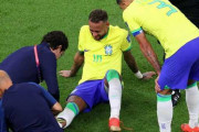 ネイマール、負傷交代後にベンチで涙…優勝候補ブラジル代表に懸念要素か