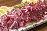 【悲報】 精肉会社、加熱用牛肉を馬刺しと偽って販売していた