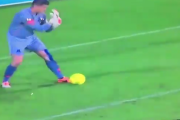 【動画】海外サッカー、とんでもないキーパーが発見されるｗｗｗｗｗｗ