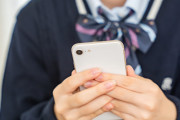 【驚愕】とんでもない手口で、女子高生からスマホを騙し取った男現るｗｗｗｗｗｗｗｗｗ
