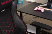 【画像】ワイちゃん､ゲーミングデスクとチェアを購入し組み立てる