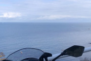 【画像】バイクで海にきた