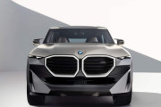BMW『XM』あそこがさらに大きくなる