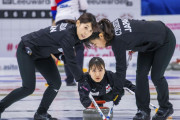 北京五輪でカーリング女子が大奮闘？！強豪カナダやデンマークにも勝利か❓❗