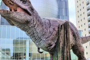 ティラノサウルスの手の短さ絶対嘘やろ