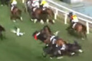 【動画】 香港スプリントで4人落馬の大事故　ピクシーナイト福永騎手も巻き込まれ骨折、2頭予後不良