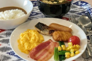 ホテルの朝食バイキングでカレー取るやつ～wwwww