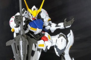 展示されたMGガンダムバルバトス、もう少しポージングを頑張ってほしかった…