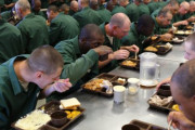 韓国人「米国の刑務所の食事を見てみよう」