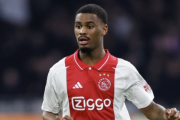 チェルシーがアヤックスの19歳DFハトの獲得に近づく…移籍金は約69億円超に？