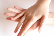 手の甲を綺麗にしたい
