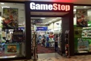 本屋がAmazonのせいで風前の灯なのと同様、ゲームショップや家電量販店のゲームコーナーもヤバいのでは