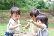 【ママ友欲しい】うちの子が公園で遊んでいる子ども達に混ぜてもらおうと一生懸命頑張ってたけどスルー…。私がもっとママ友作り頑張るべきだったかな…