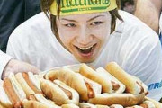 ホットドッグ早食いの元世界王者・小林尊さん、とんでもない事になっていた・・・