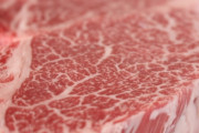 ワイ(8)「霜降肉うめぇ、パッパは食わんの？」パッパ「ケントが全部食べていいよ」