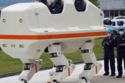 【画像】ハイテク先進国日本、世界初の人を乗せられる4足歩行ロボットを開発！！！ｗｗｗｗｗｗ