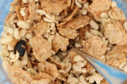 シリアル食品「お米よりカロリー低くて栄養豊富ですぐに食べられます」←
