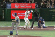 大谷翔平が開幕２戦目１打席目、場内どよめきの大飛球も左飛