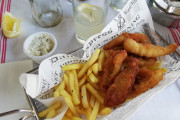 【イギリス】英国の食と移民の象徴である「フィッシュ・アンド・チップス」の歴史